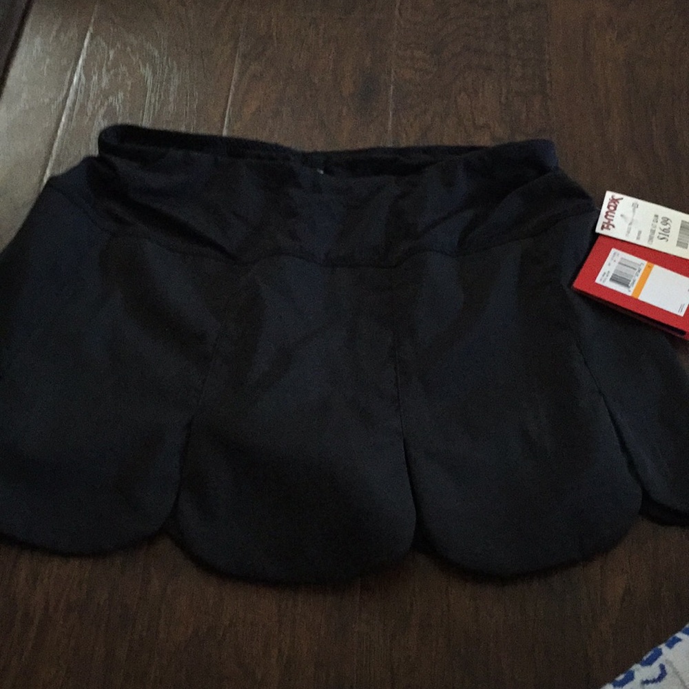 Pleated black skort